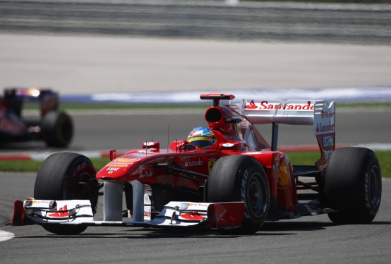 Alonso: “La Ferrari ora può divertirsi di nuovo”