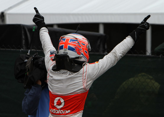 Button nega di voler prolungare il contratto con la McLaren per ora