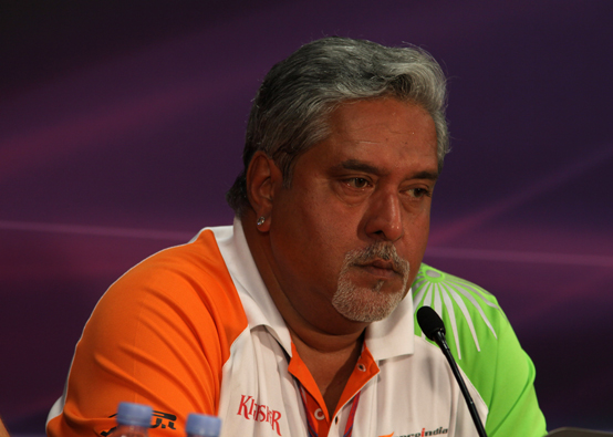 Mallya critica i due piloti indiani Chandhok e Karthikeyan