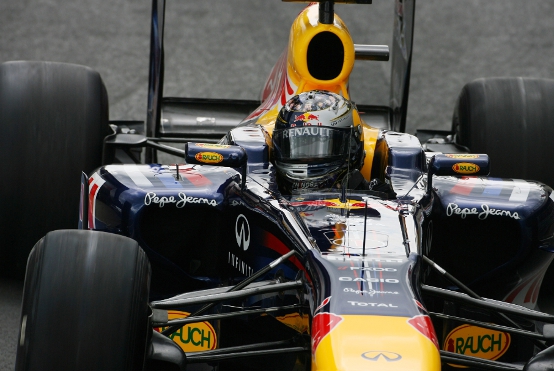 Vettel: “Red Bull felice di essere ancora davanti”
