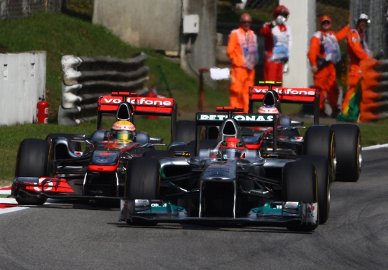 Irvine: “Il ritorno di Schumacher in F1 una perdita di tempo”