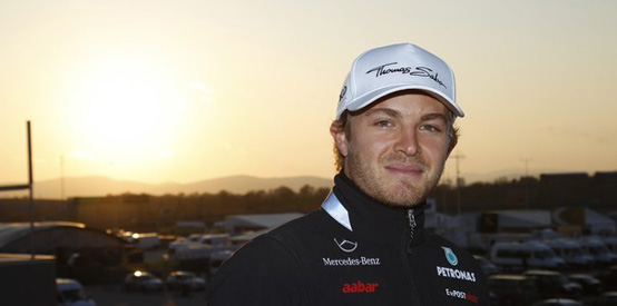 Nico Rosberg rinnova con il team Mercedes GP