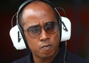 Ecclestone giudica un disastro la scelta di Lewis Hamilton di separarsi dal padre manager
