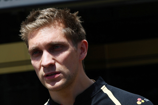 Petrov divided between Caterham and Pirelli