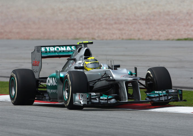 GP Cina, prima vittoria per Rosberg in F1