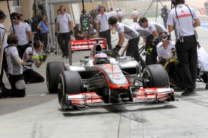 La McLaren cambia gli addetti al pit-stop
