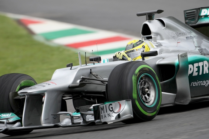 Test Mugello, Schumi e Rosberg: “Dati utili malgrado la pioggia”