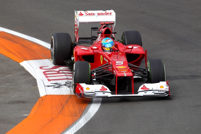 Alonso: “Giornata positiva, ma l’obiettivo è battere Hamilton in gara”