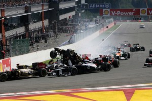 Grosjean penalizzato con l’esclusione dal Gran Premio di Monza dopo l’incidente causato al via