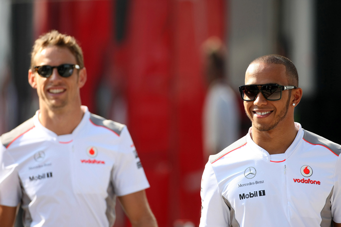 Hamilton e Button: “Il mondiale è una lotta tra Alonso e Vettel”