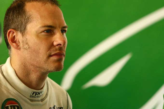 Villeneuve: “La Mercedes avrebbe dovuto confermare Schumacher, non Rosberg”