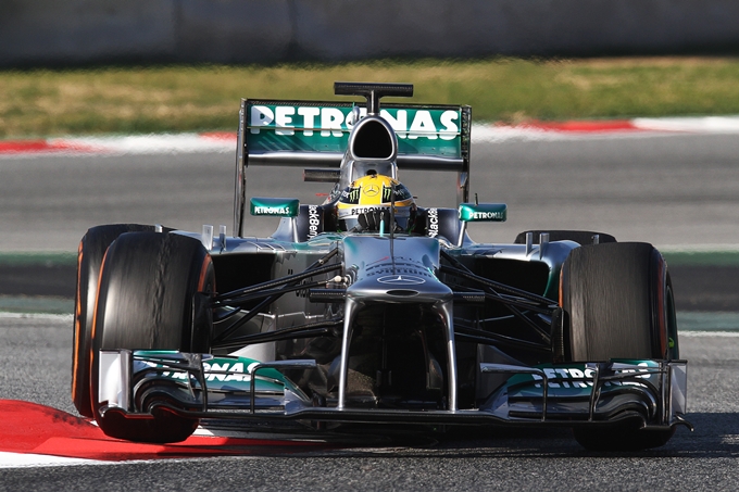 Mercedes, Hamilton soddisfatto: “Miglioriamo costantemente”