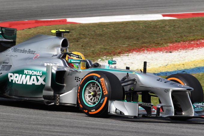 Hamilton: “Siamo fiduciosi sul nostro ritmo di gara”