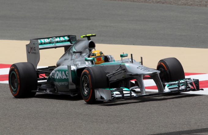 Lewis Hamilton sostituisce il cambio