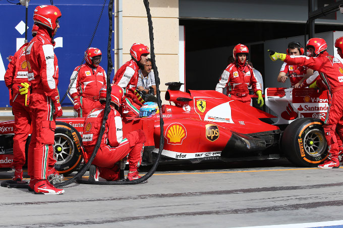 Barrichello: “Alonso avrebbe potuto duellare con Vettel”