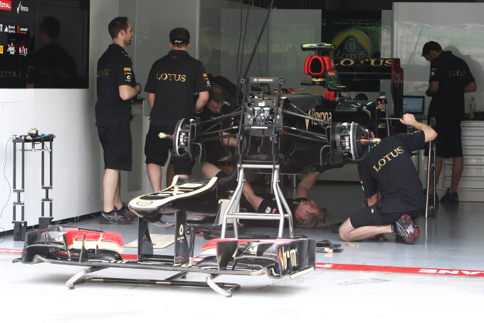 Splitter flessibili: il caso non esiste secondo Lotus e Mercedes