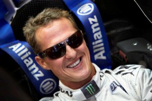 Schumacher con una Mercedes F1 sulla Nordschleife