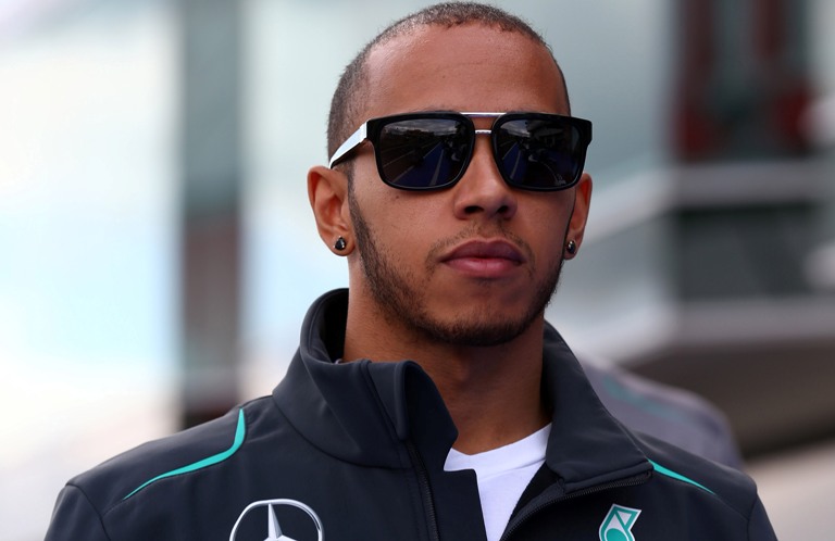 Hamilton: “La gente non capisce il danno di non essere a Silverstone”
