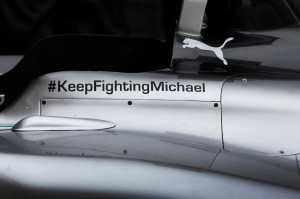 La Mercedes incoraggia Schumacher: hashtag #KeepFightingMichael sulle vetture per i test