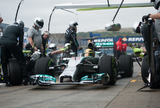 Hamilton: “Le gomme Pirelli 2014 sono migliorate”