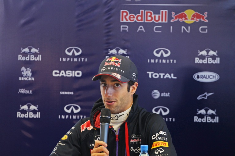 Ricciardo: “Prima di dire che posso battere Vettel devo farlo”