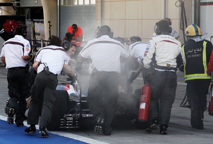 Sauber: Terza giornata di test da dimenticare per un problema al motore