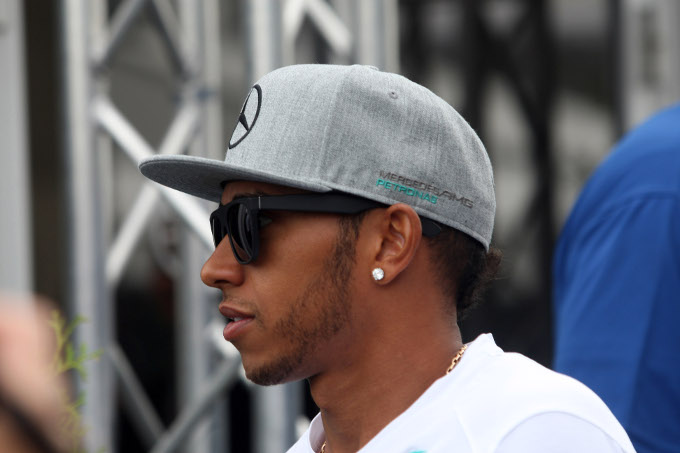 Hamilton: “Le tensioni con Rosberg sono ormai alle spalle”