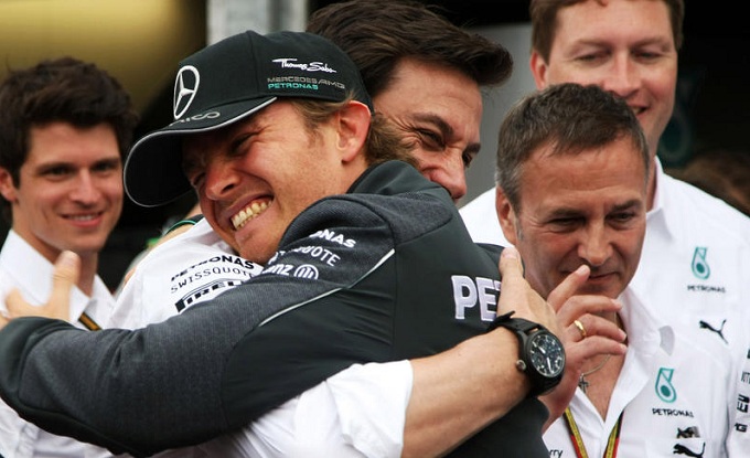 Toto Wolff nega che la Mercedes possa punire Hamilton per non aver fatto passare Rosberg