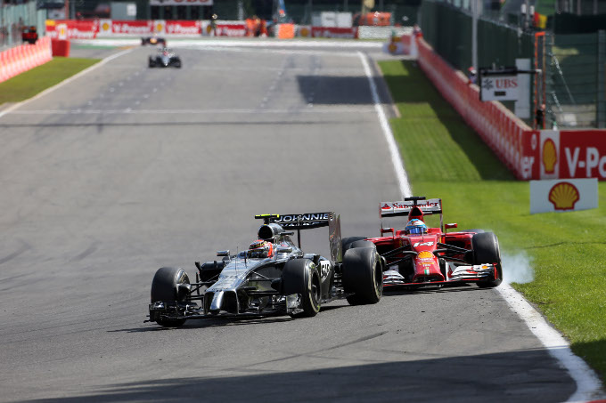 GP Belgio: Magnussen penalizzato, Alonso settimo