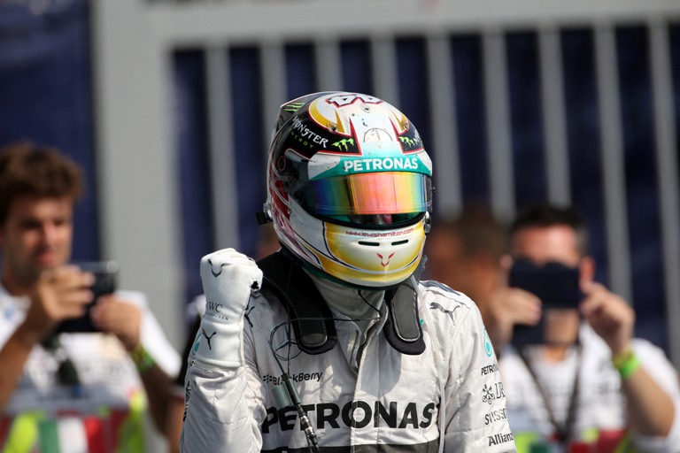 Hamilton: “Spero in un po’ di fortuna”