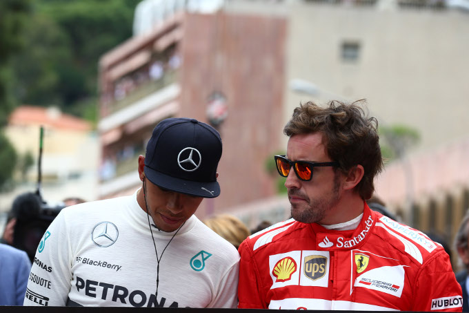 Lauda: “Alonso alla McLaren”. Hamilton smentisce l’addio alla Mercedes