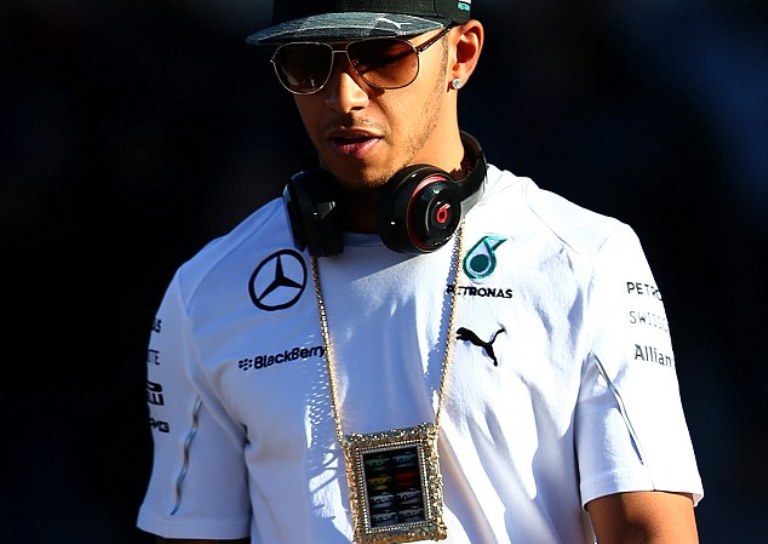Hamilton cambia manager