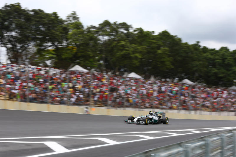 GP Brasile: Rosberg non molla e vince a Interlagos