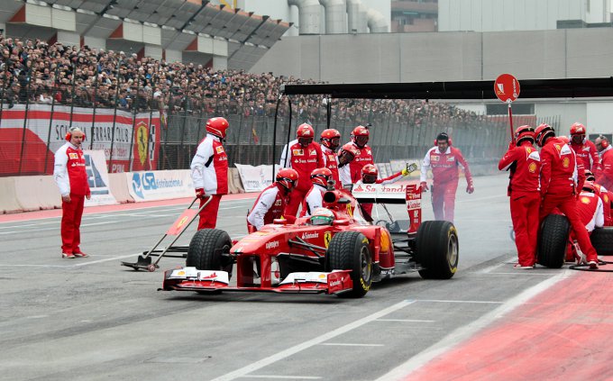 La Ferrari dà spettacolo al Motor Show