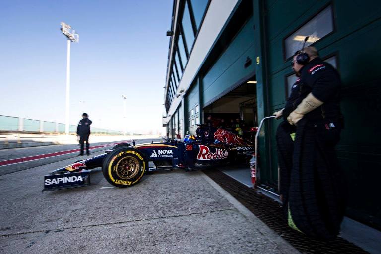 Sainz Jr. “Bello iniziare la vita in F1 dalla Spagna”
