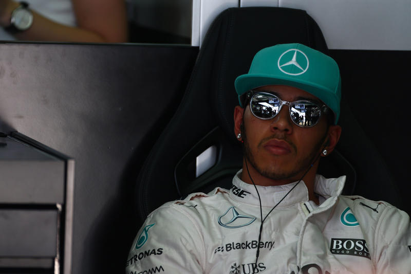 Hamilton: “La Ferrari qui sembra andare molto bene”