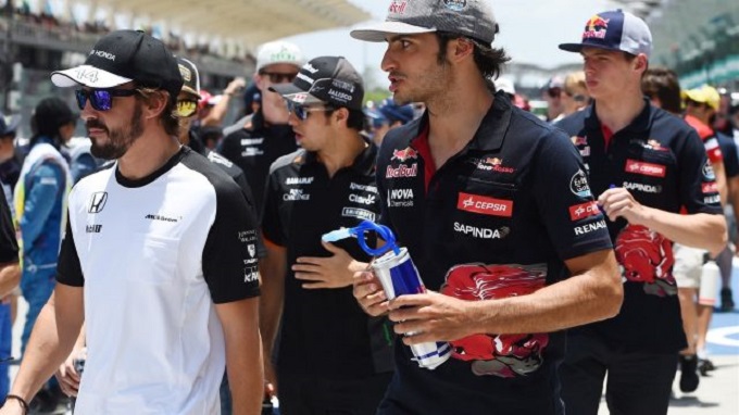 Sainz JR difende la McLaren: “Torneranno competitivi in breve tempo”