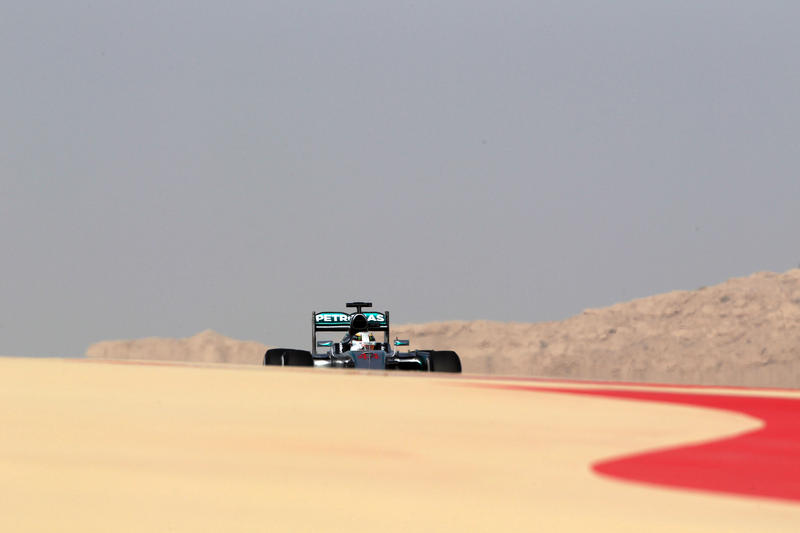 GP Bahrain: Hamilton principe del deserto