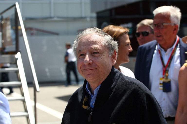 Todt: “Non possiamo bandire le pubblicità a bevande alcoliche”