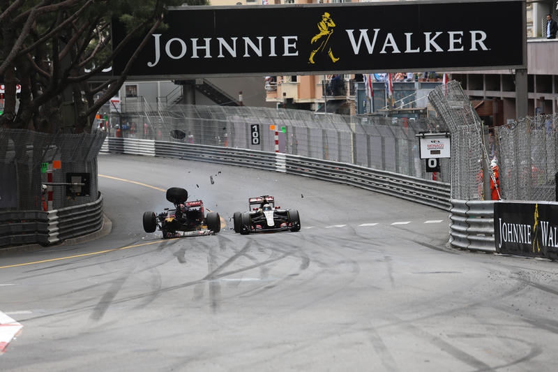 Hakkinen difende Verstappen dopo il crash di Monaco