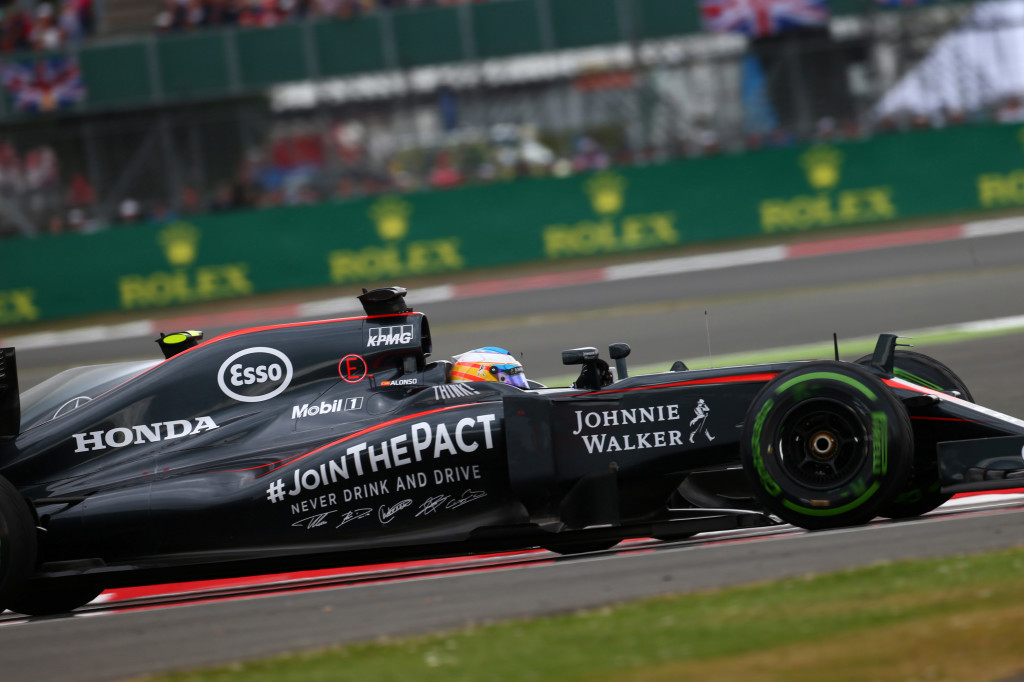 McLaren, Alonso sulle regole: “Servono più test e maggiore libertà di sviluppo”