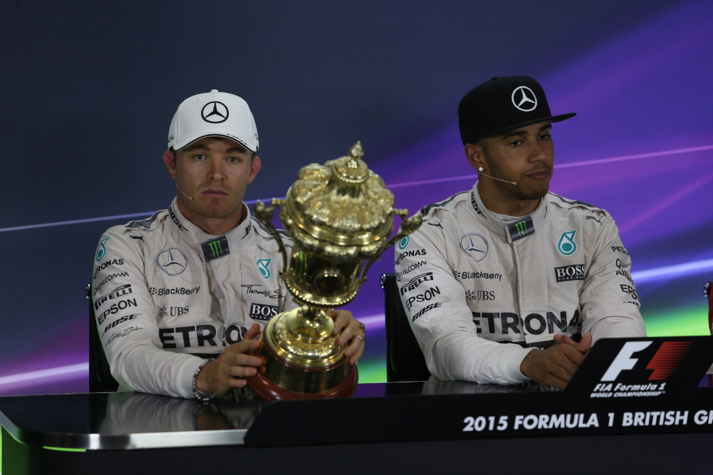 La Mercedes detta le linee di comportamento ad Hamilton e Rosberg