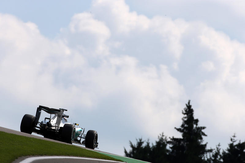 GP Belgio, Prove Libere 3: Hamilton scalda il piede, Rosberg lo insegue