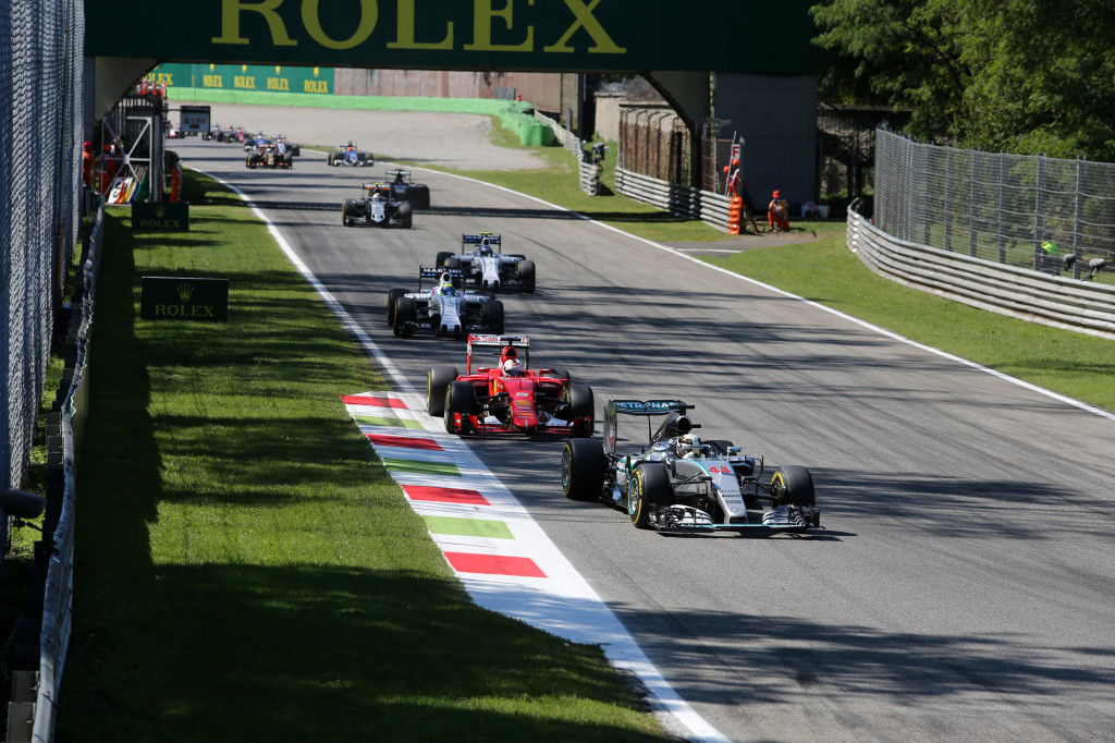 GP d’Italia: Hamilton sgonfia Rosberg, Vettel esalta una Ferrari che gioca dietro le quinte