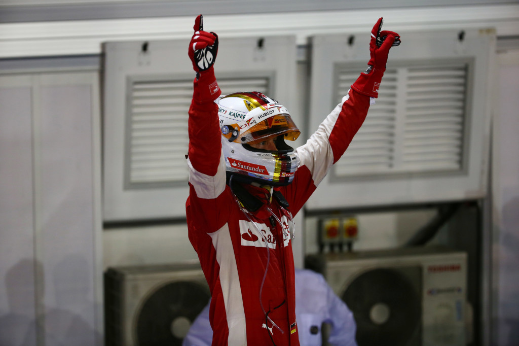 GP Singapore: Vettel, scintilla rossa tra i grattacieli. La Ferrari fa impallidire la Mercedes