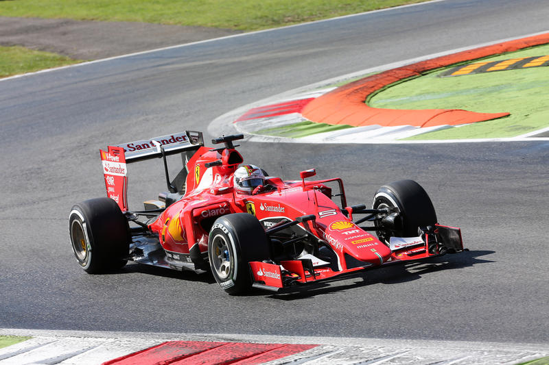 Vettel: “Stare davanti a Lewis sarebbe un sogno”