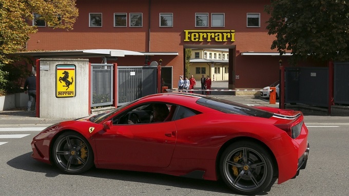 Debutto in borsa per la Ferrari: prezzo fissato a 52 dollari per azione
