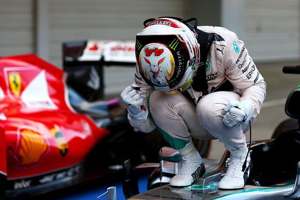 Terza stella sul casco per Lewis Hamilton a Città del Messico