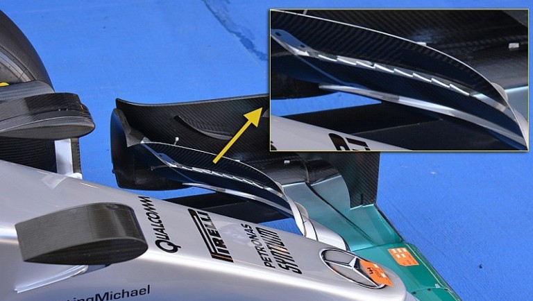 Mercedes in pista a Sochi con l’ala anteriore modificata