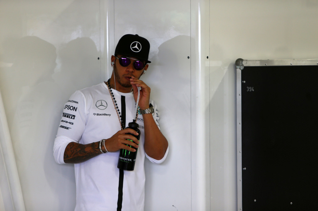 Lewis Hamilton: le cadute di stile di un fragile pluri iridato